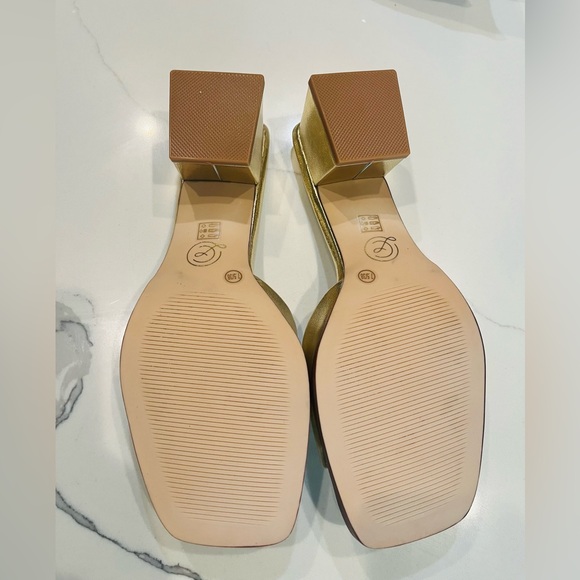 Chinese Laundry Liinda Sandal - Picture 7 of 8